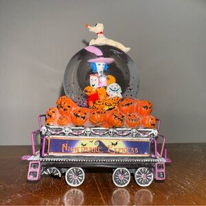 Bradford Exhange Nightmare Before Christmas Zero Snow Globe